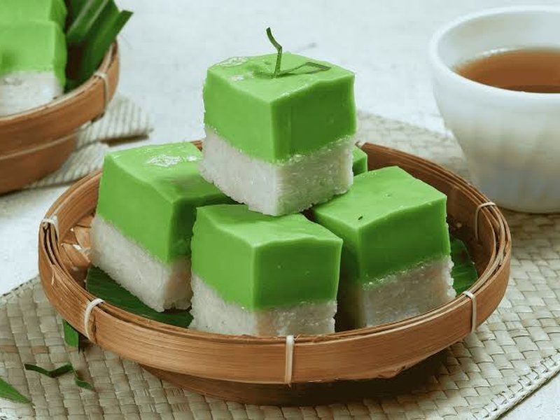 Seri Muka — pandan custard on glutinous rice